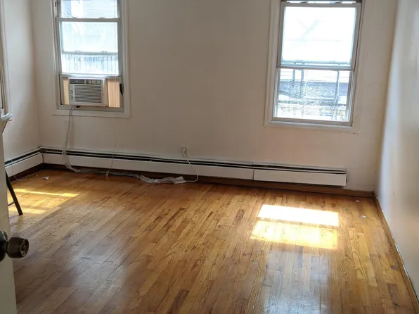 322 Saint Paul Ave, Jersey City, NJ 07306