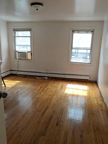 322 Saint Paul Ave Photo 1