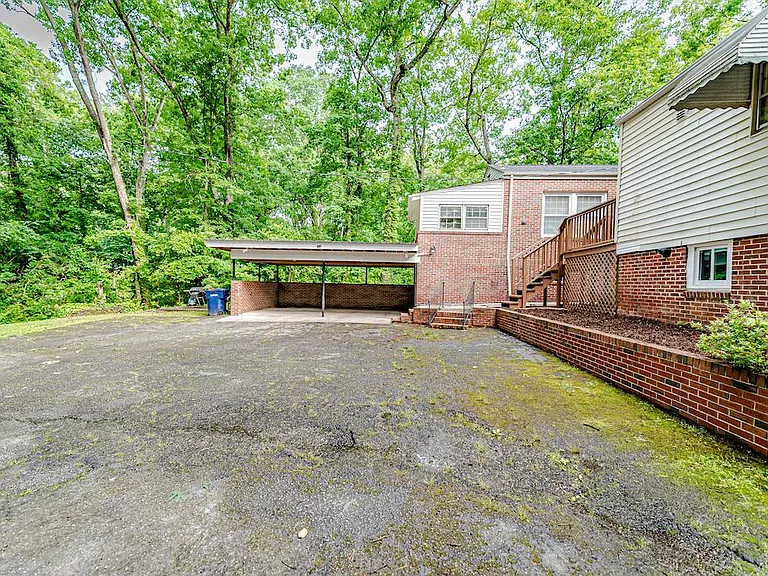 217 Hillcrest Dr — Photo 4