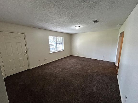 4th image of 1409 Westcliff Ct