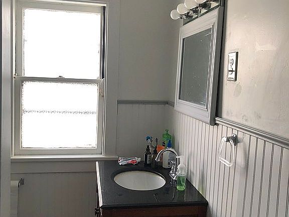 5th image of 188 Hughes Ave #2