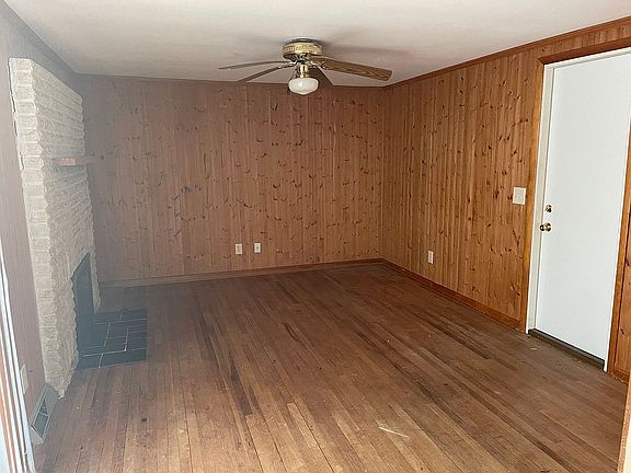 3rd image of 15204 Homer Dr
