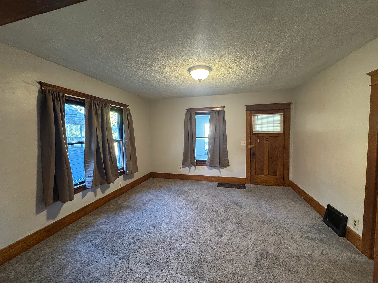 2 bed, 800 sqft, $1,200 — Photo 3
