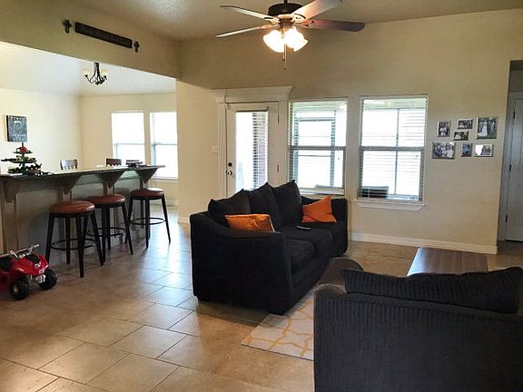 2nd image of 1004 Cardinal Ct