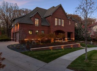 2122 Portico Grn, Wayzata, MN 55391