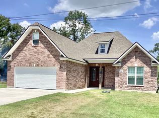 556 Dewey Rd, Lake Charles, LA 70611