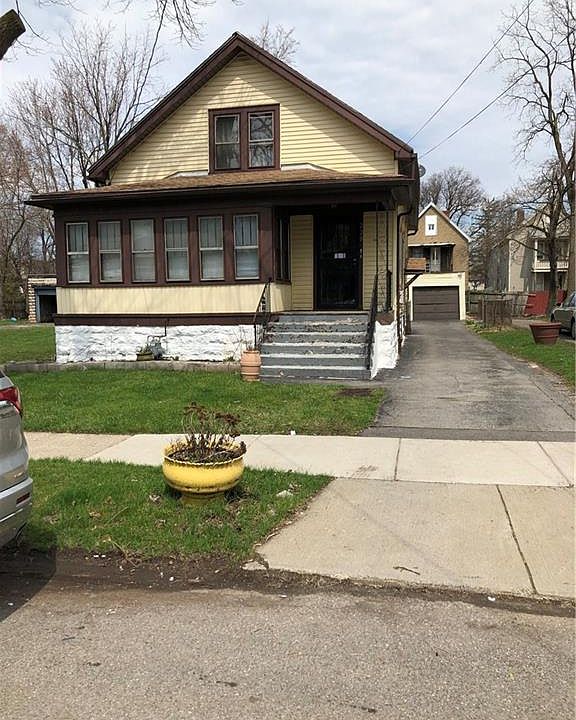 1st image of 220 Leroy Ave