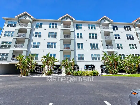 210 3rd St W, Bradenton, FL