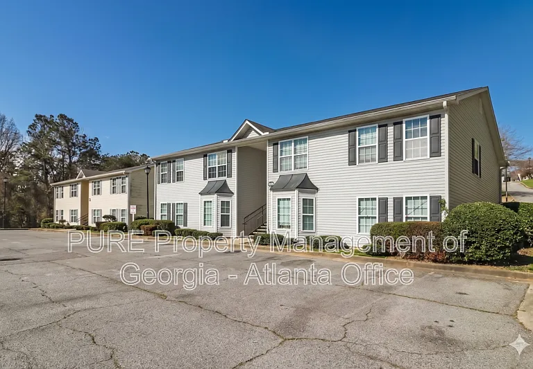 1702 Stonehaven Cir — Photo 3