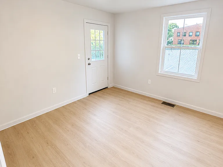 134 Florence St #1 — Photo 9