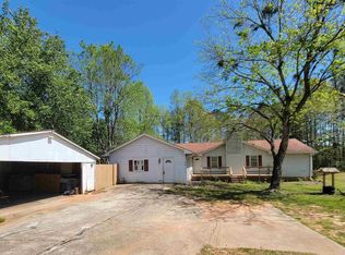 579 Locust Rd, Locust Grove, GA 30248