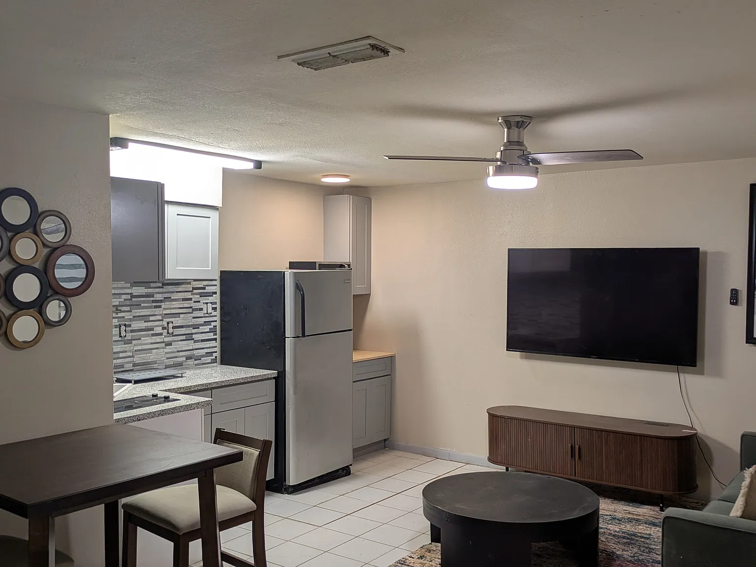 3 bed, 801 sqft, $850 — Photo 3