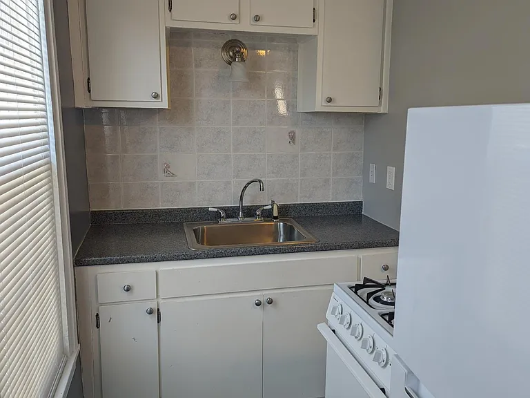 5486 Broadway St #1 — Photo 6