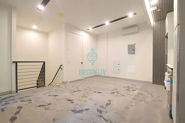 Rented by null | media 64