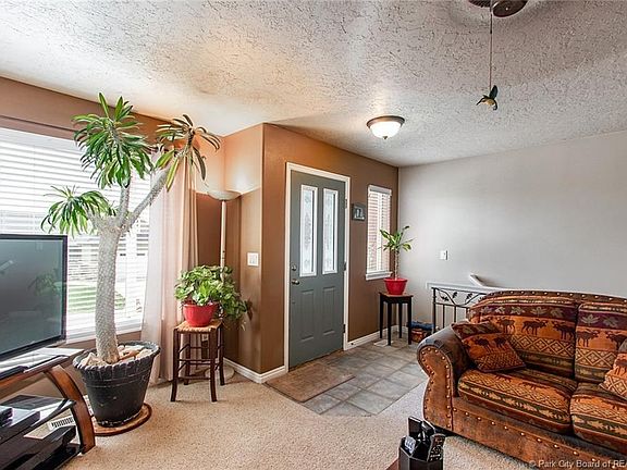 5th image of 776 Saddle Dr