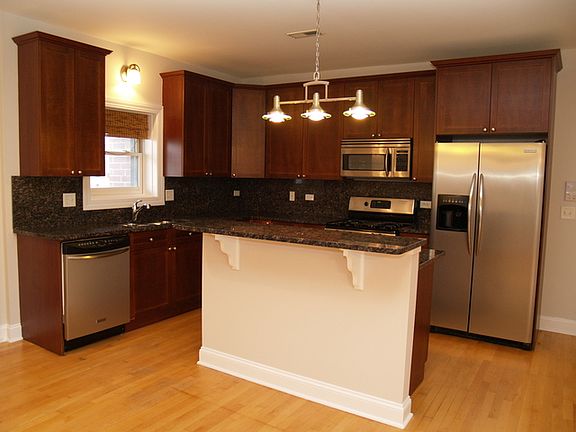 4th image of 6432 N Hermitage Ave APT 2W