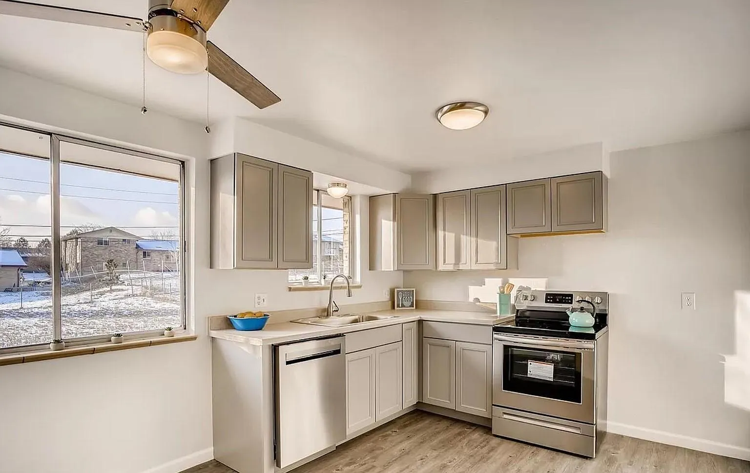 2 bed, 900 sqft, $2,000 — Photo 3