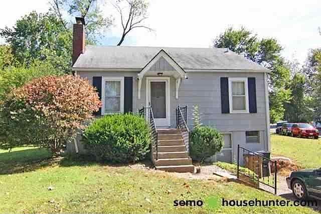 1st image of 800 W Rodney Dr