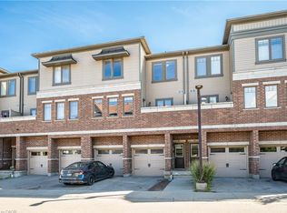 70 Willowrun Dr #B2, Kitchener, ON N2A0J3