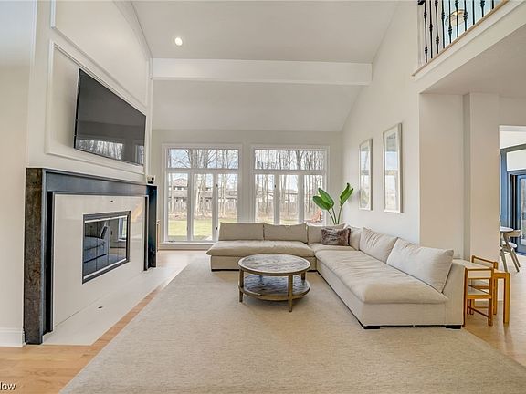 2nd image of 28775 Settlers Ln