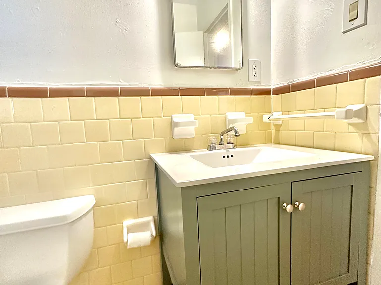 Original tile bathroom!