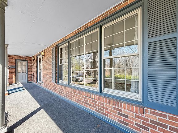 5th image of 2313 Ridgefield Rd