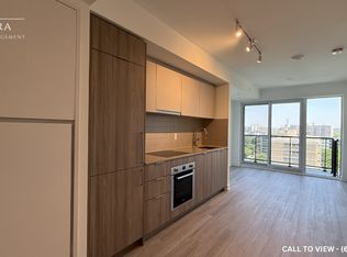 15 Grenoble Dr #1107, North York, ON M3C1C6