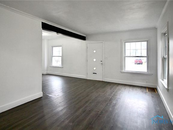 4th image of 3522 Hazelhurst Ave
