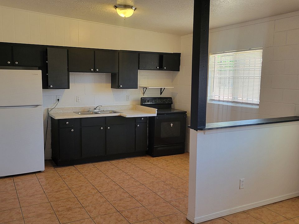 Equipped with refrigerator and stove