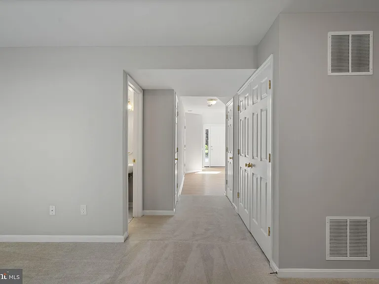 1026 Longview Ln — Photo 26