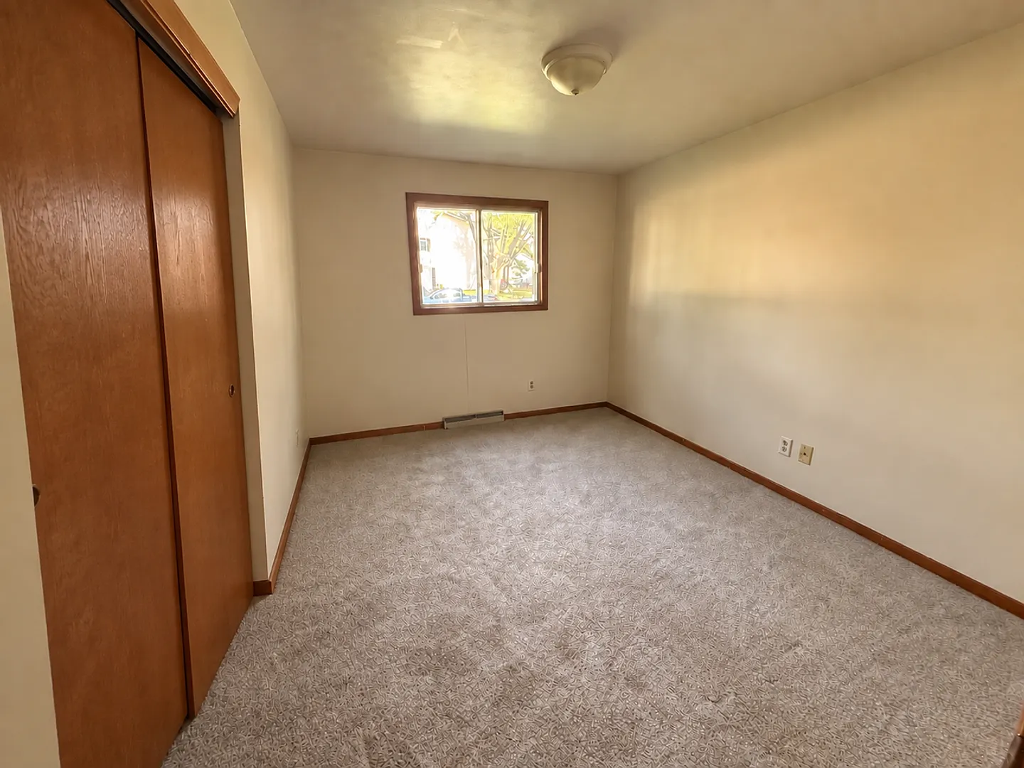 2231 Wickham Avenue — Photo 3