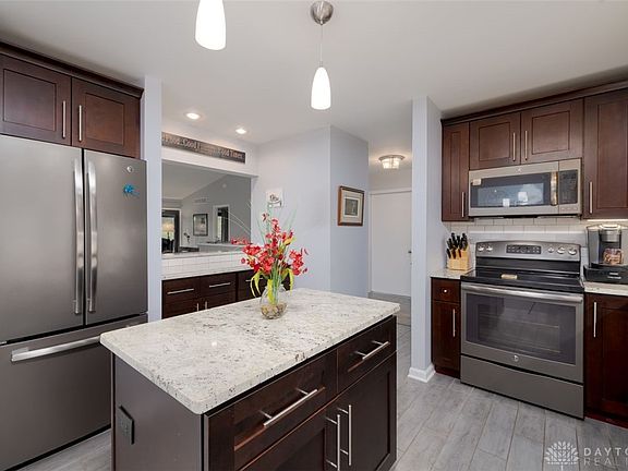 5th image of 4 Big Oak Ln