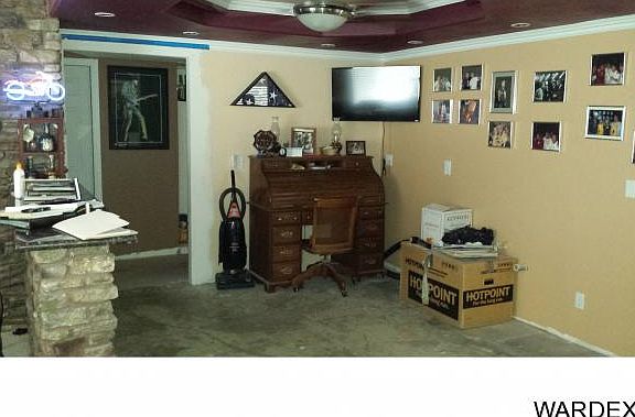 3rd image of 871 Acoma Blvd S