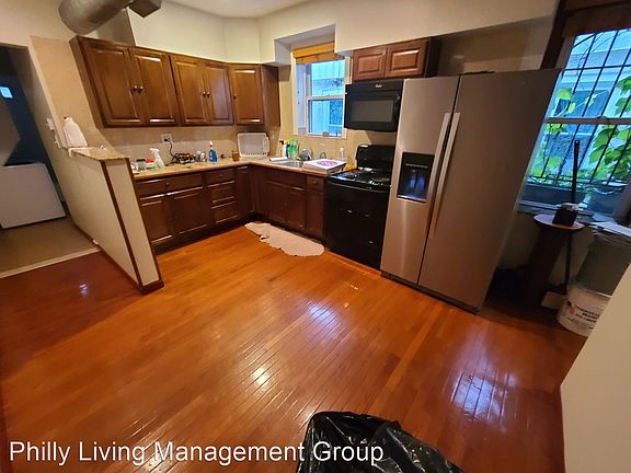 3rd image of 2230 Fairmount Ave
