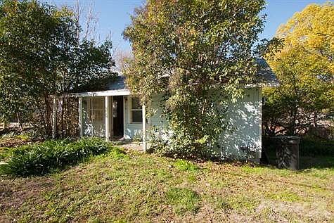2 Bedrooms - 1 Bath