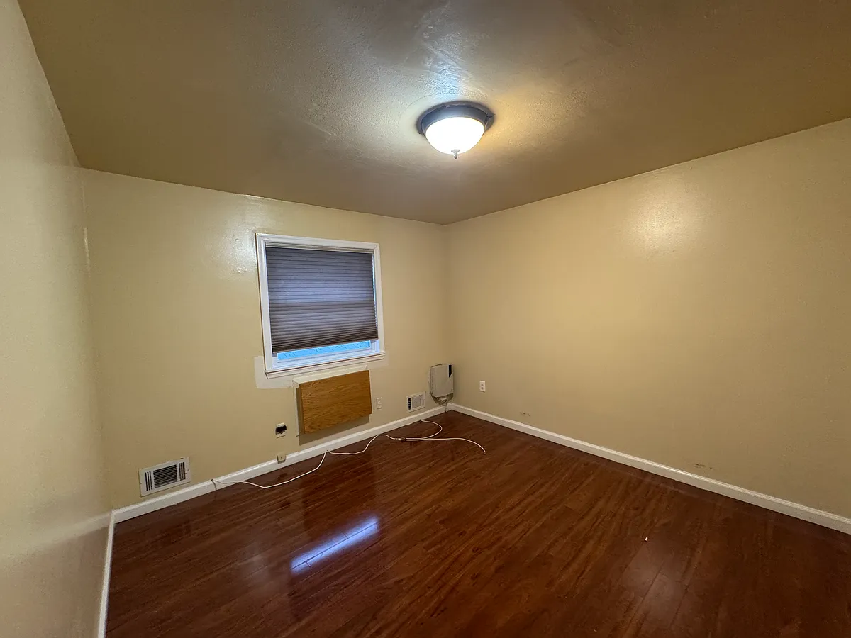 Building Photo - 459 Klondike Ave #1