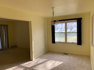 2801 Hampton Ln, Reading, PA 19608