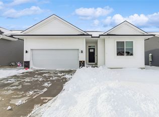 716 NE Pearl Dr, Ankeny, IA 50021