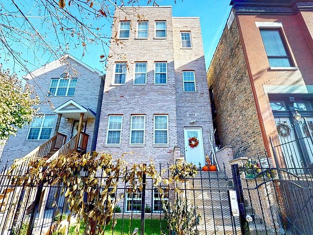 1st image of 1455 N Rockwell St APT 3