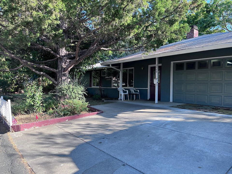 Front of House/Teach Tosaigh