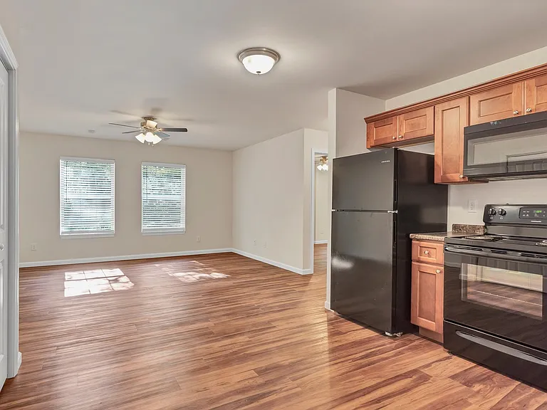 1112 Bertling St #7 — Photo 4