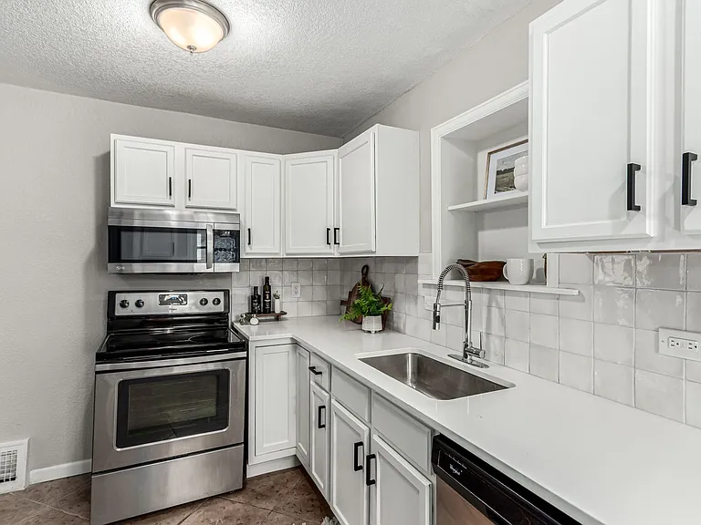 1463 Dahlia St #2 — Photo 11