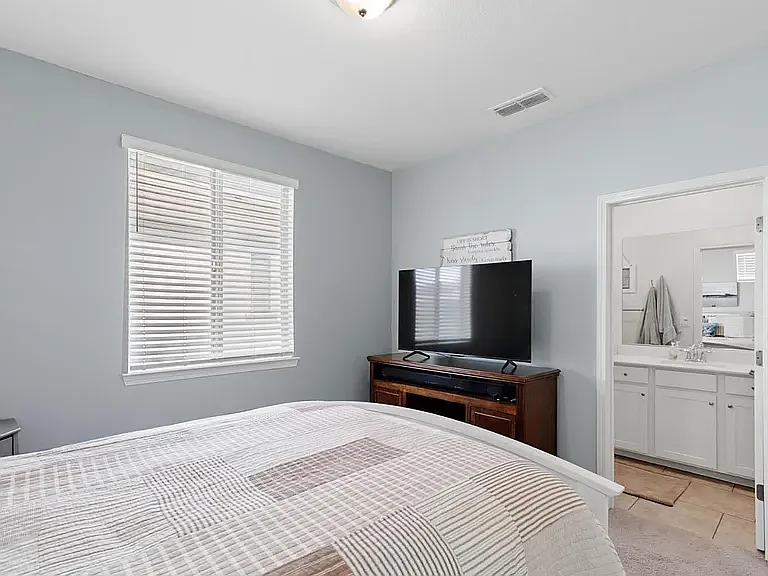 3652 Edington Dr — Photo 48