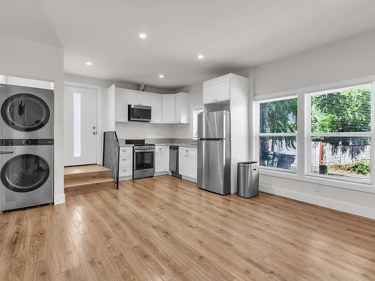 207 D St #B — Photo 10