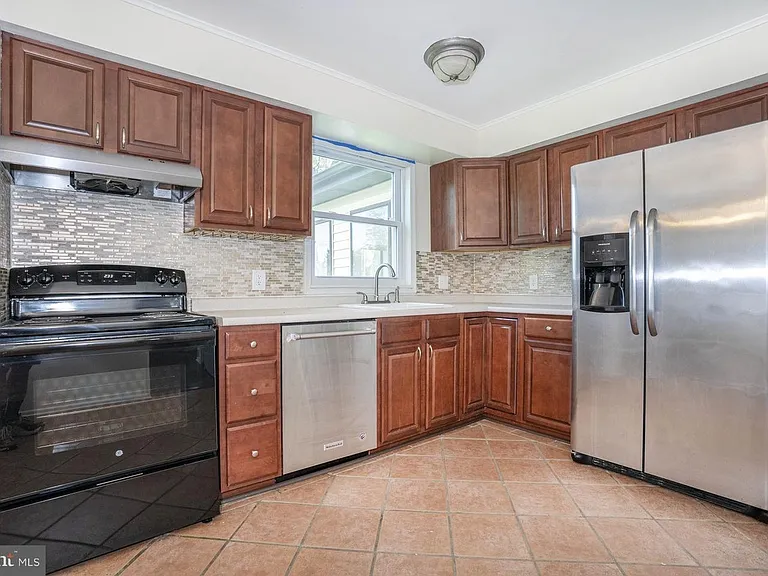 107 Washington Ave — Photo 13