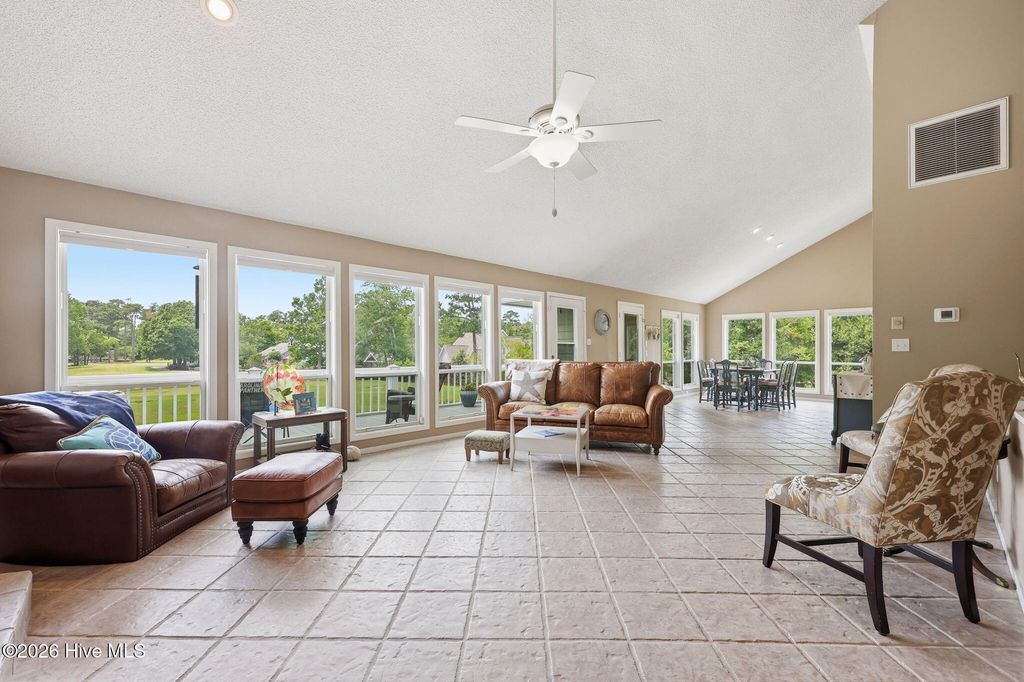 Apartment in Morehead City, Wildwood - View 3