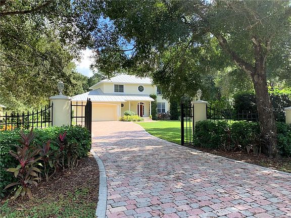 3rd image of 2911 Sarasota Golf Club Blvd