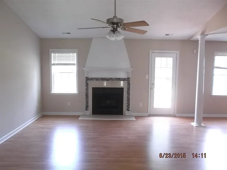 432 Spring Dr — Photo 6