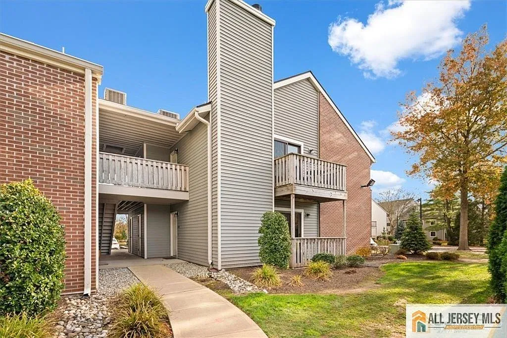 1 bed, 1.0 bath, $1,900 — Photo 1