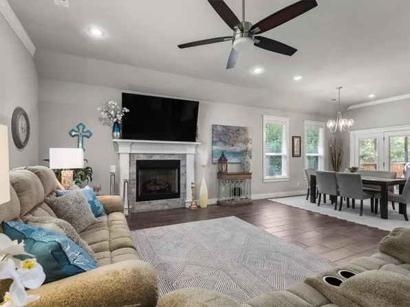 1 Embleton Dr, Bella Vista, AR 72714